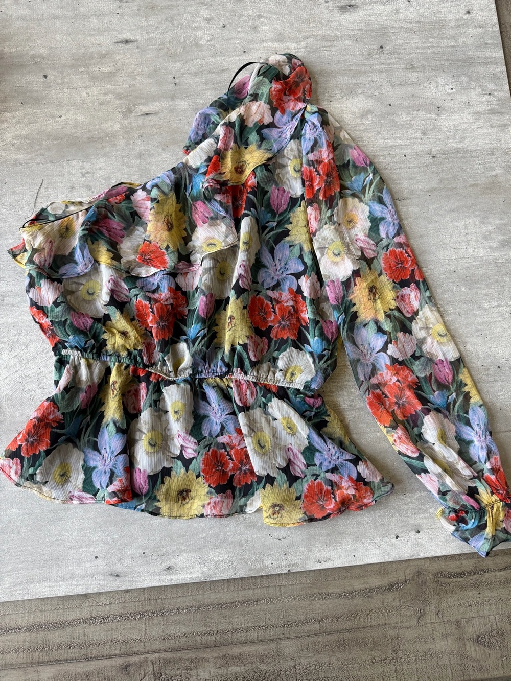 Aakaa One-Shoulder Floral Peplum Top in Black Multicolor